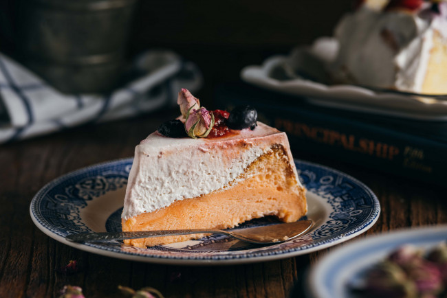 Обои картинки фото еда, торты, цветок, сладость, выписка, крем, пирожное, розочка