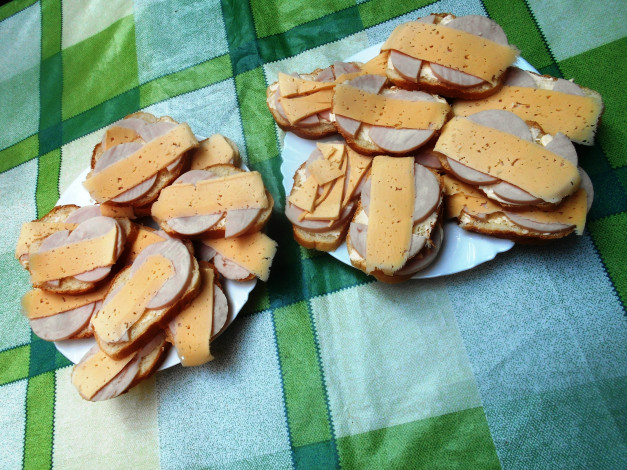 Обои картинки фото еда, бутерброды,  гамбургеры,  канапе, сыр, колбаса, хлеб