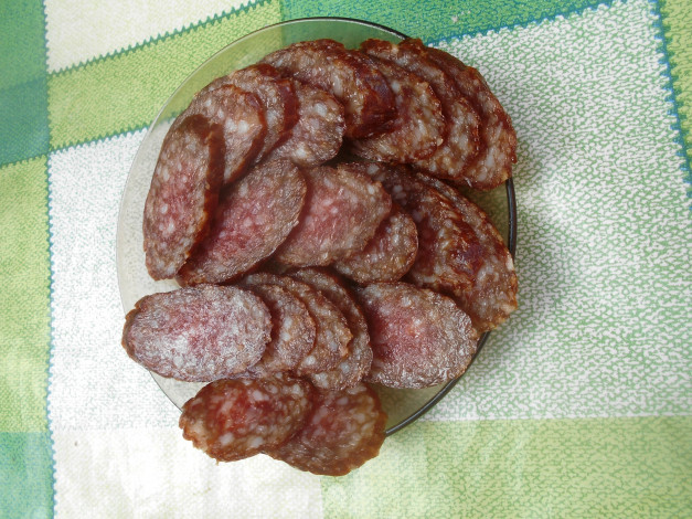 Обои картинки фото еда, колбасные изделия, колбаса