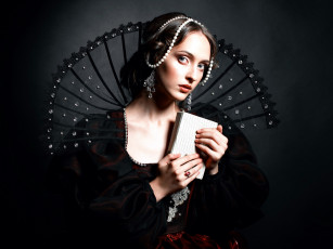 Картинка девушки -+брюнетки +шатенки серьги жемчуг книга старинный костюм