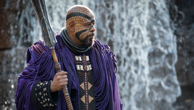 Обои картинки фото black panther , 2018, кино фильмы, black panther, черная, пантера, фантастика, боевик, forest, whitaker, zuri, кино, кадры, актер