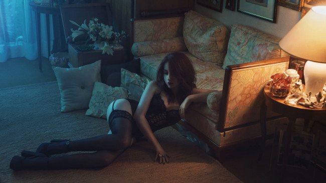 Обои картинки фото девушка - girl, девушки, - брюнетки,  шатенки, девушка, брюнетка, сексуальная, милая, модель, красивая, супер, сладкая, лапочка, симпатичная, классная, нежная, идеальная, яркая, игривая, великолепная, обаятельная, жгучая, спокойная, удивительная