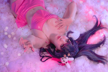 Картинка cosplay девушки -+креатив +косплей девушка женщина разноцветная сексуальная модель звезда позирует разная обувь верхняя стильная одежда нижнее эротическое бельё трусы лифчик аксессуары макияж колготки чулки и множество элементов на фотографии