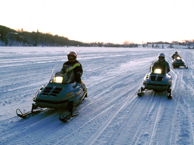 Обои картинки фото мотоциклы, снегоходы