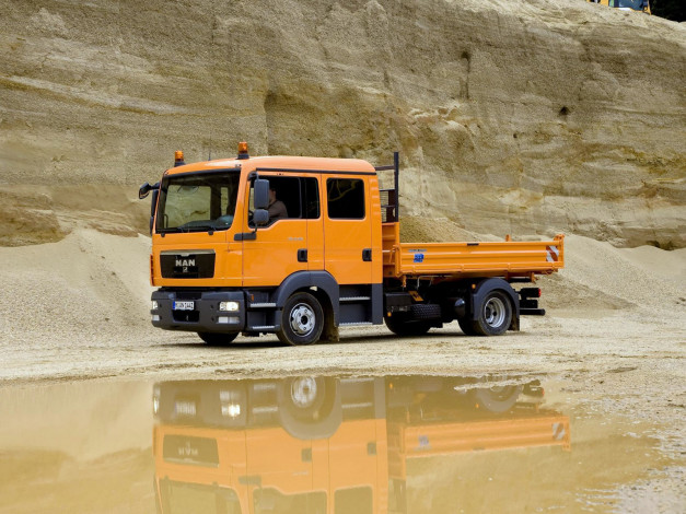 Обои картинки фото автомобили, man