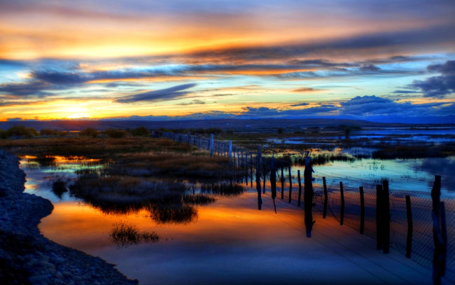 Обои картинки фото природа, реки, озера, вечер, поле, вода, тучи, краски