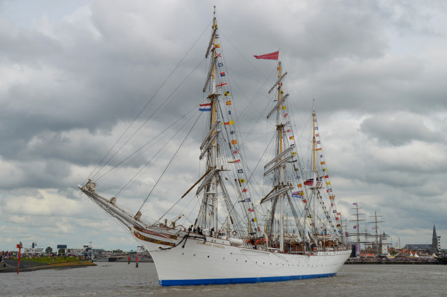 Обои картинки фото корабли, парусники, паруса, мачты, снасти