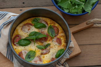 Картинка еда Яичные+блюда зелень яичница