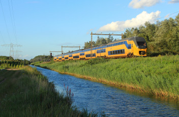 Картинка техника электровозы локомотив состав