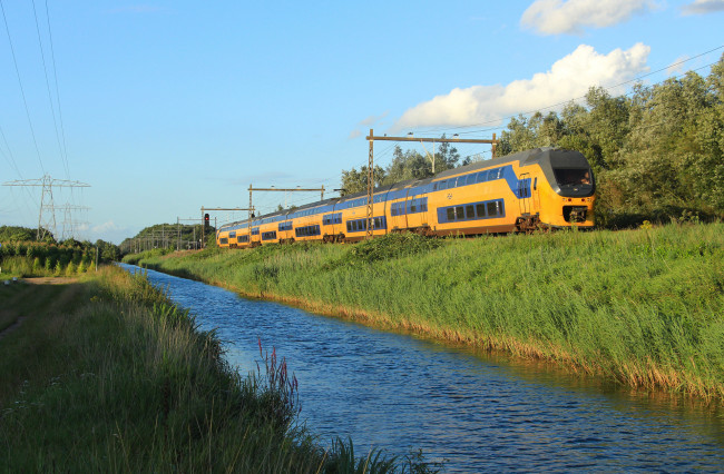 Обои картинки фото техника, электровозы, локомотив, состав