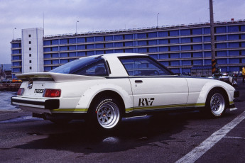 Картинка автомобили mazda