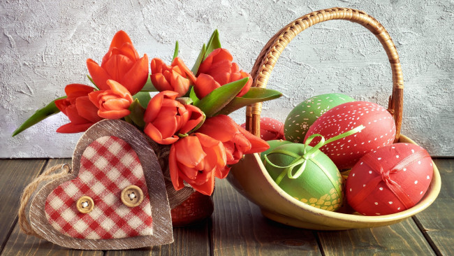 Обои картинки фото праздничные, пасха, тюльпаны, корзинка, писанки, сердце