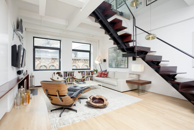 Обои картинки фото интерьер, гостиная, лестница, мягкий, уголок