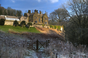 Картинка города -+здания +дома особняк старинный лес пригорок