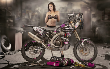 Картинка мотоциклы мото+с+девушкой dakar rally motorcycle 2014 model