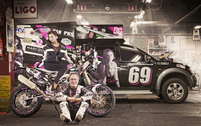 Обои картинки фото мотоциклы, мото с девушкой, model, motorcycle, rally, 2014, dakar