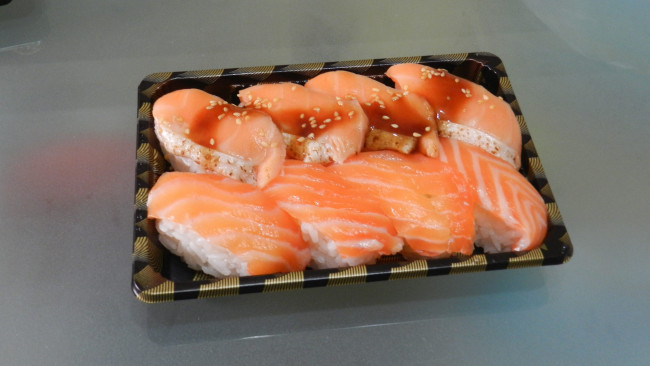 Обои картинки фото еда, рыба,  морепродукты,  суши,  роллы, снедь