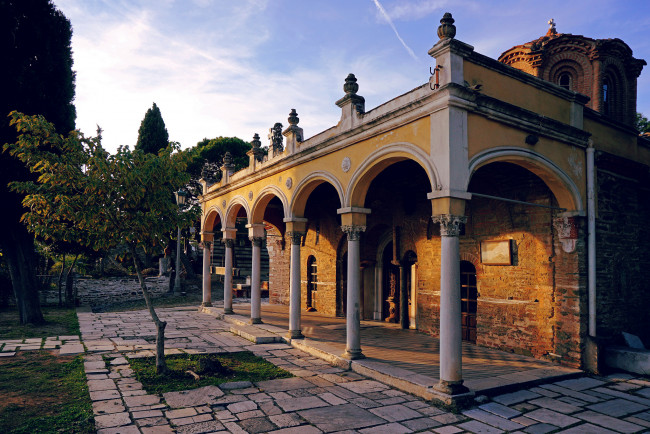 Обои картинки фото vlatadon monastery, города, - католические соборы,  костелы,  аббатства, простор