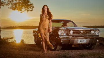 Картинка автомобили -авто+с+девушками ford mustang