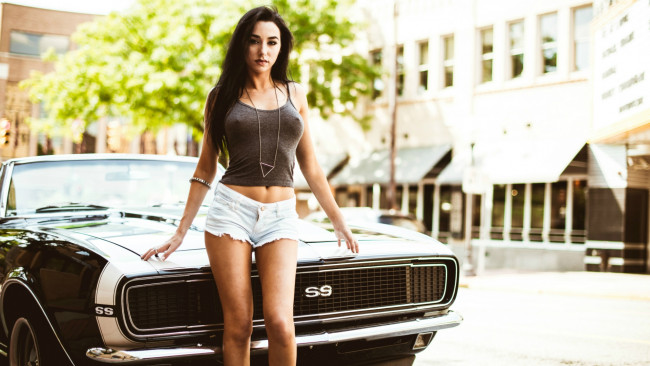 Обои картинки фото автомобили, -авто с девушками, chevrolet, camaro, ss