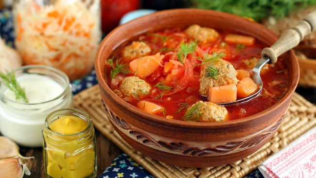 Обои картинки фото еда, первые блюда, щи, фрикадельки