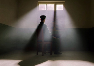 Картинка кино+фильмы ace+troops гу ие форма окно свет помещение стул