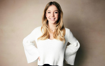 Картинка девушки sydney+sweeney sydney sweeney блондинка свитер