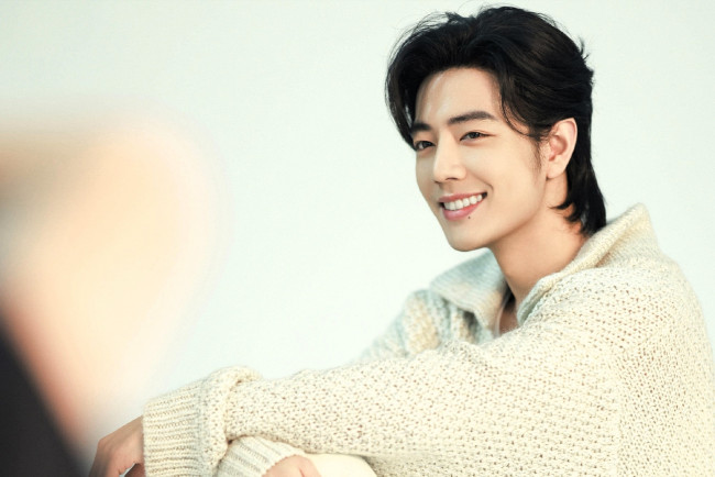 Обои картинки фото мужчины, xiao zhan, актер, лицо, кофта